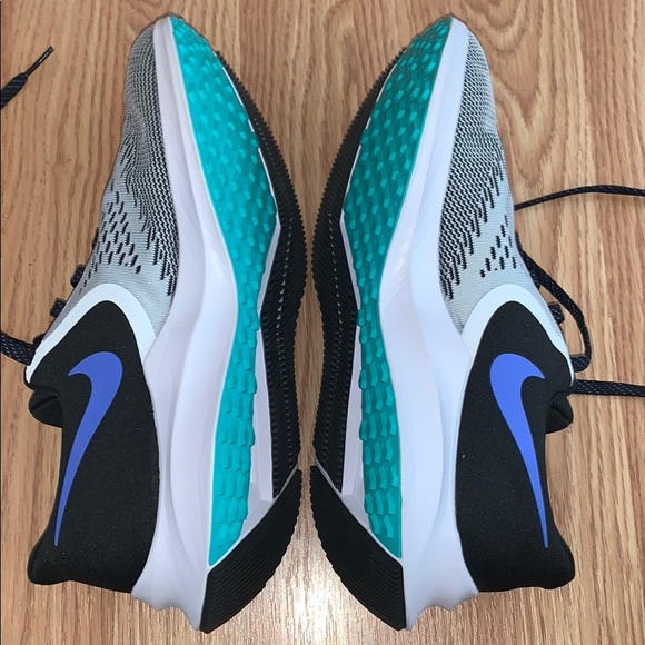 Nike Zoom Winflo running shoe size 10 - Picture 4 of 7